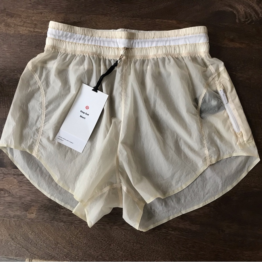 NWT Lululemon Step Out High Rise Shorts 3" White Opal